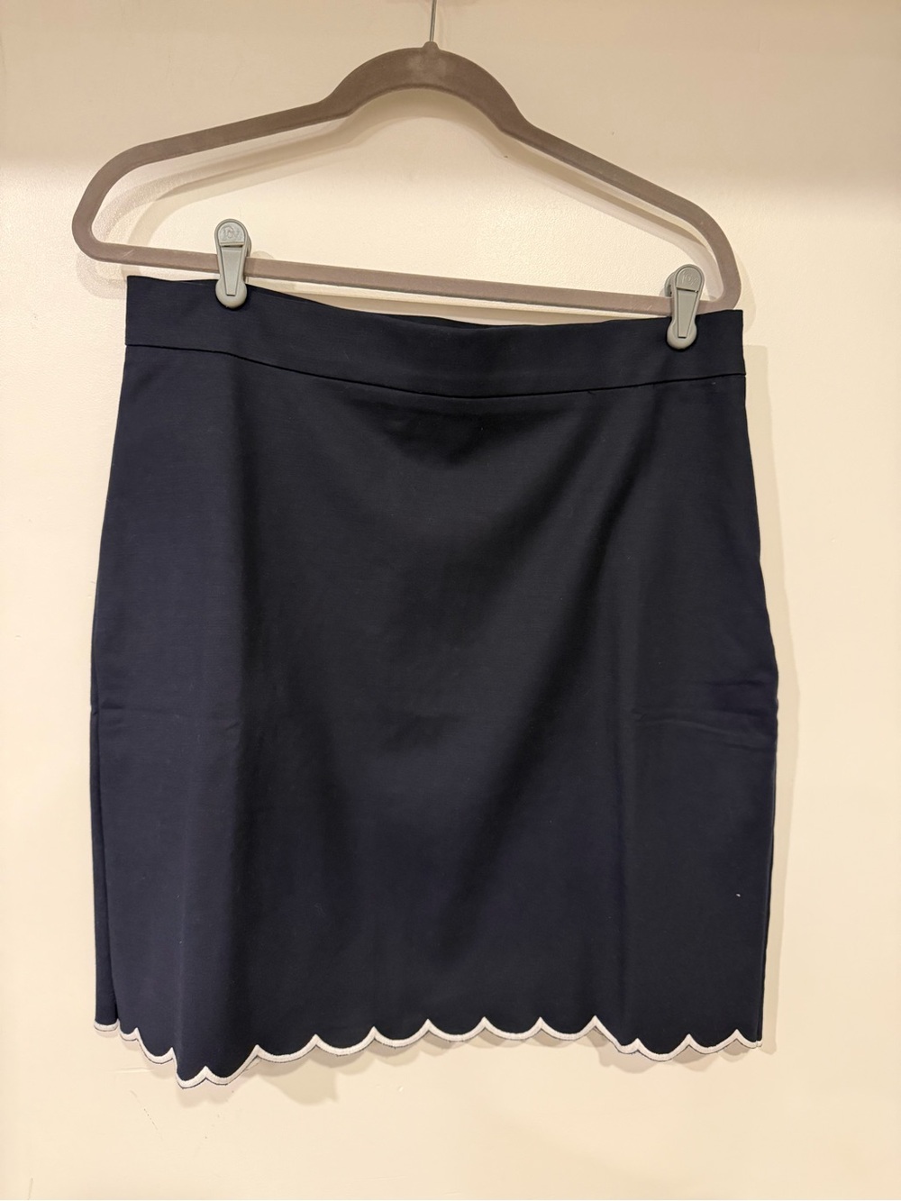 NWT Ann Taylor Navy Scalloped Hem Pencil Skirt Size 12
